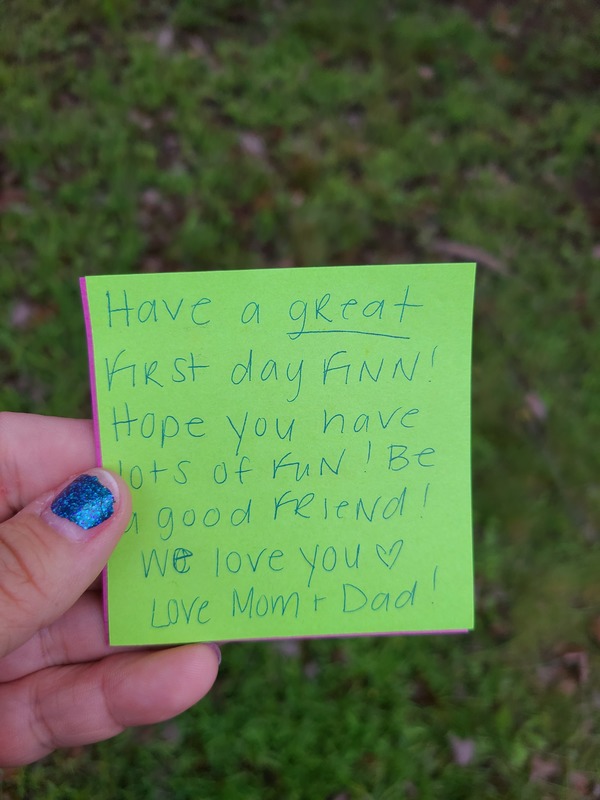 post it note with message to child
